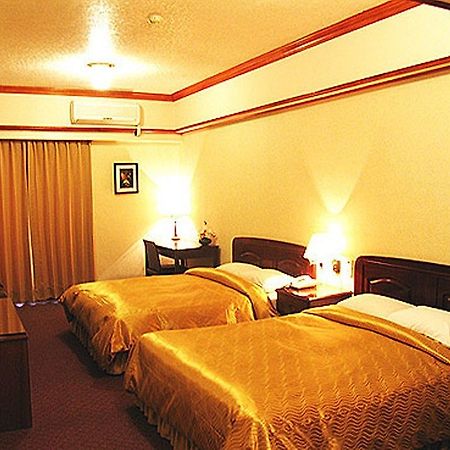 Sin Fu Business Hotel Тайджун Екстериор снимка