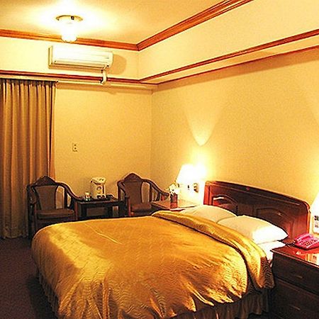 Sin Fu Business Hotel Тайджун Екстериор снимка