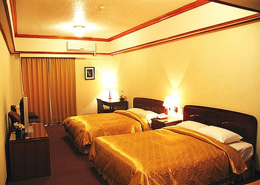 Sin Fu Business Hotel Тайджун Екстериор снимка