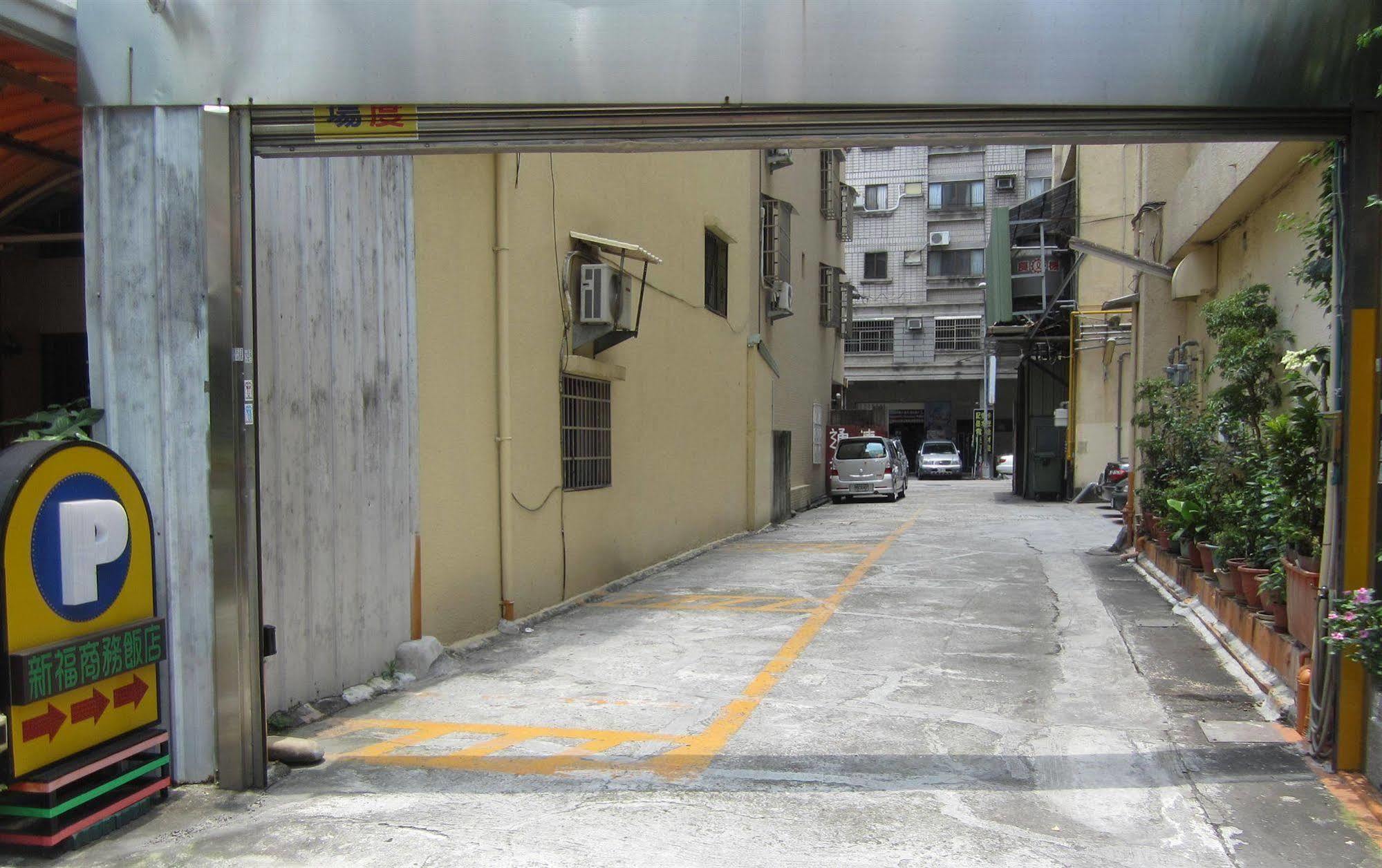 Sin Fu Business Hotel Тайджун Екстериор снимка
