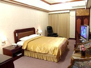 Sin Fu Business Hotel Тайджун Екстериор снимка